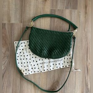 Clare V. Petit Moyen